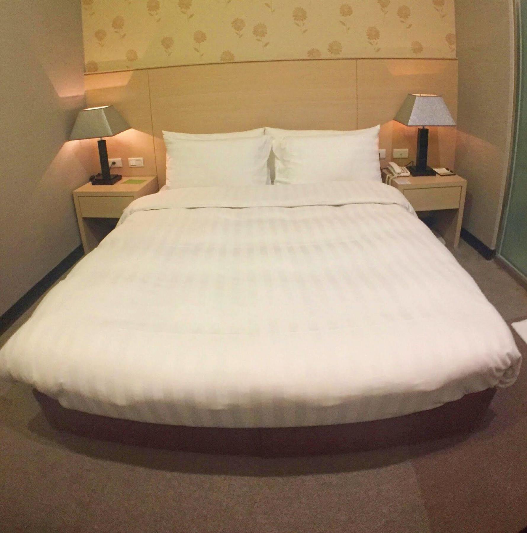 Royal Hotel Тайбей Екстер'єр фото