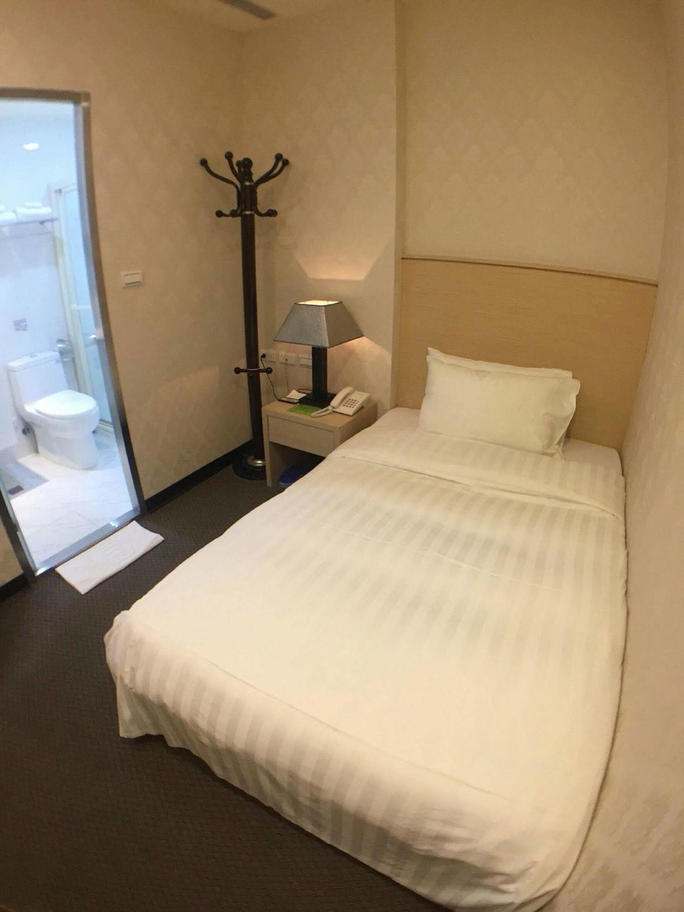 Royal Hotel Тайбей Екстер'єр фото